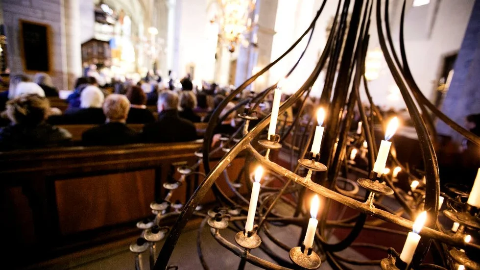 Begravningsombuden ska tillgodose önskemål från personer som inte vill begravas inom svenska kyrkans tradition.