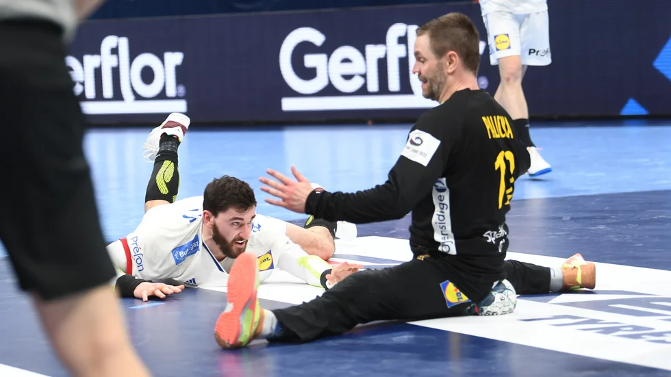 Andreas Palicka räddade kvitteringsförsöket från Ludovic Fabregas i slutsekunden.