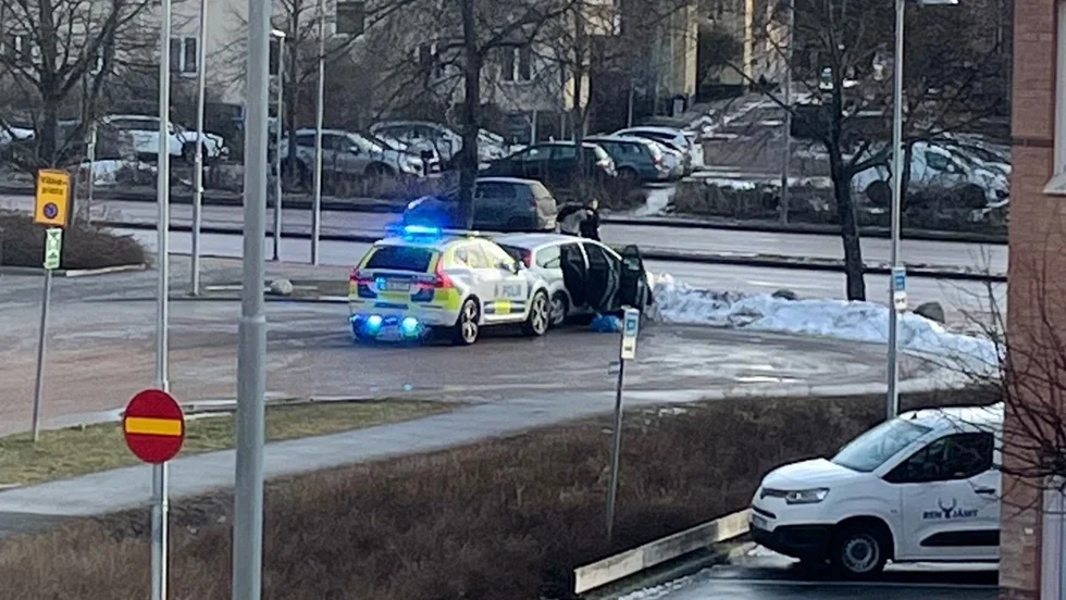 Pågående polisinsats vid Kvarngärdet. 