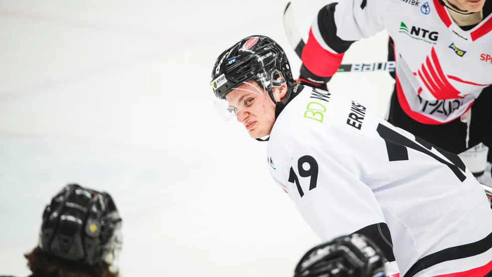 Samuel Eriksson och hans lagkamrater i Kalix var inte nöjda efter 2-5-förlusten mot Piteå. 