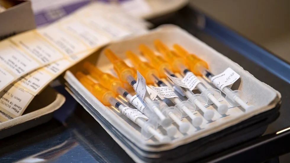 Jag, och jag tror väldigt många med mig, anser att de omfattande vaccinationsinsatserna medverkat till att förhindra allvarlig sjukdom och dödsfall, menar insändarskribenten.