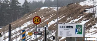 Rök i gruva - anställda stängdes in