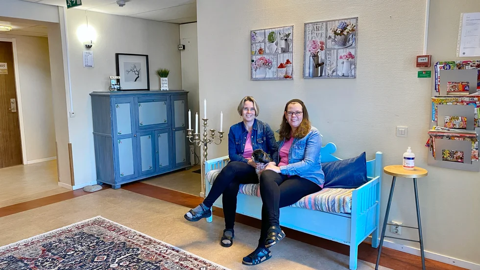 I november 2021 köpte Mia och Karin Heikkilä Luleå bed and breakfast tillsammans med Karin Heikkiläs äldsta son, Oscar Persson.