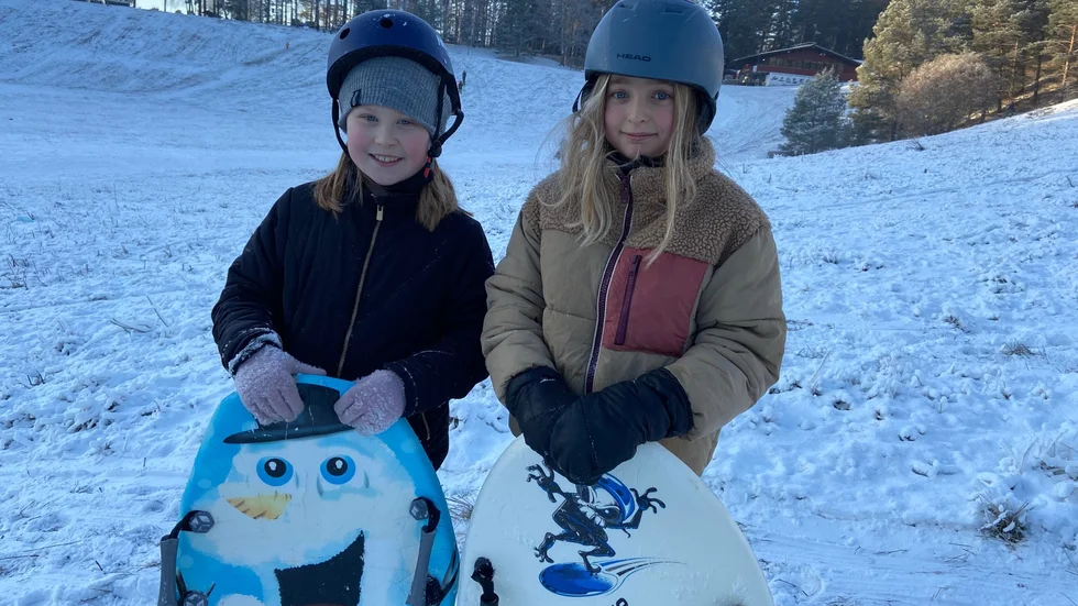 Ruth Boström och Nanna Källsen bor i Sunnersta och är ofta i backen.