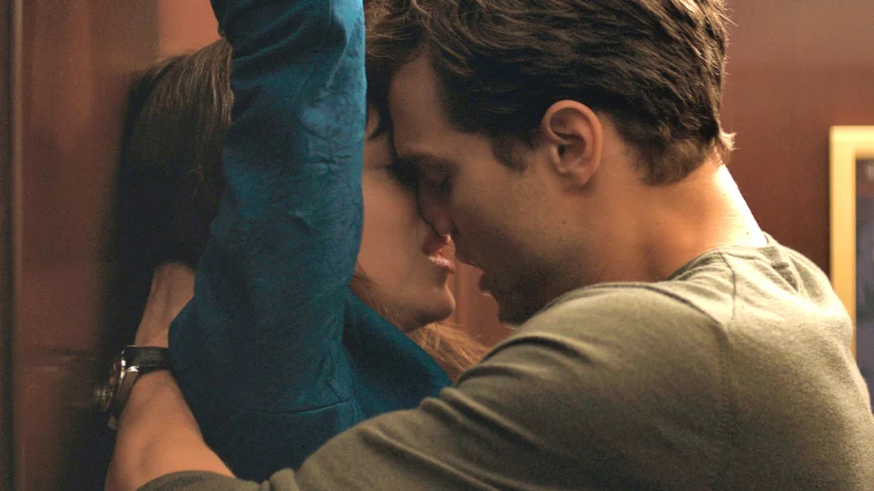 Dominans. Dakota Johnson och Jamie Dornan i ”Fifty Shades of Grey”.