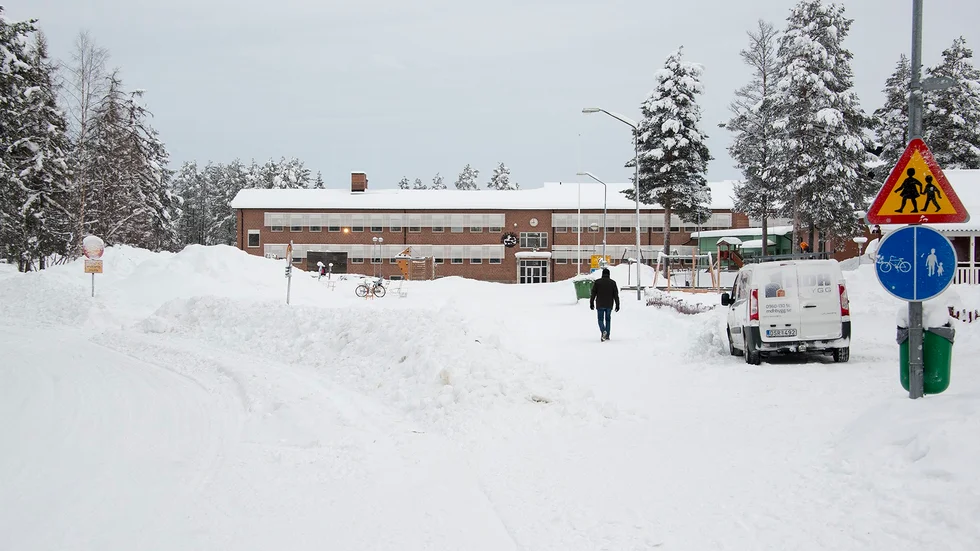 NN detaljplan01 Den nya detaljplanen för kvarteren Rapphönan och Korpen syftar bland annat till en säkrare trafikmiljö vid Ringelskolan. En vändslinga med av- och påstigningszon ska enligt planförslaget byggas vid skolan. Foto: GÖRAN WESTERLUND