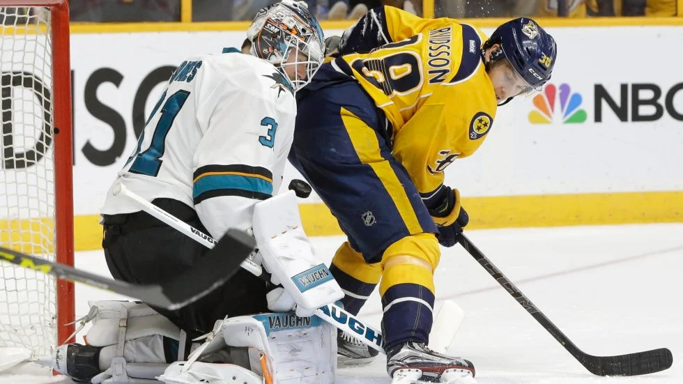 Allround. Viktor Arvidsson har bevisat att han behärskar alla delar i spelet, från att göra mål och stå framför mål till att agera framspelare och vara en viktig pjäs i Nashvilles boxplay. Foto: Mark Humphrey.