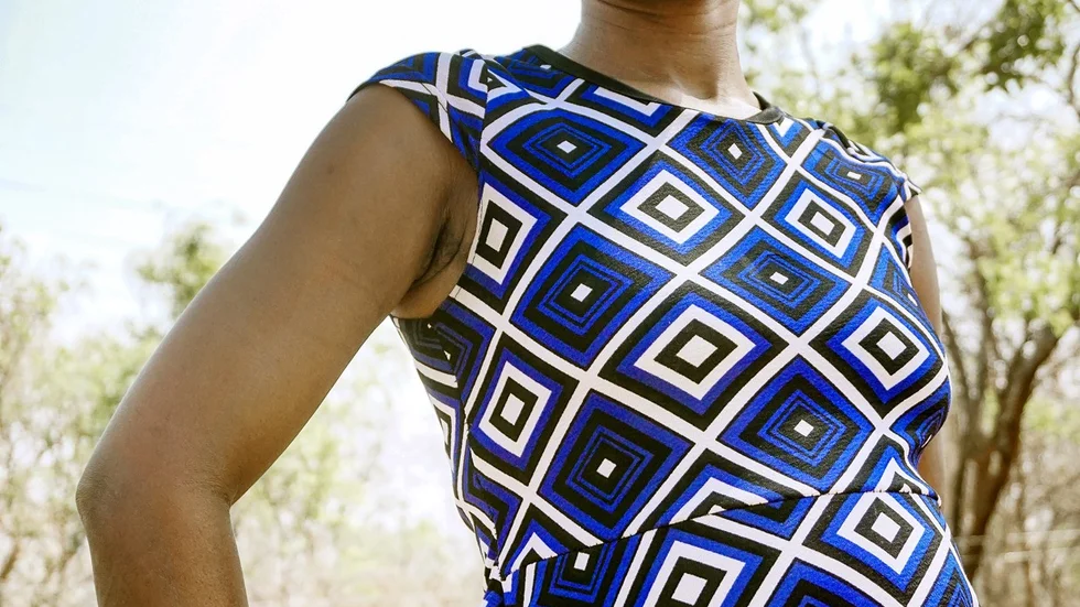 Joyce Hawesa är småskalig bomullsodlare i byn Mabele, Zambia.