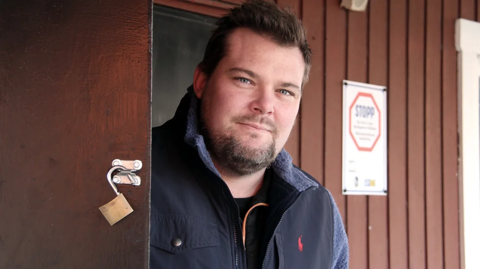 Erik Wilhelmsson är äggproducent med bas utanför Linghem. Under fredagen deltog han vid det krismöte som Svenska Äggs producentråd kallade till. "Äggpriset måste upp", säger han.