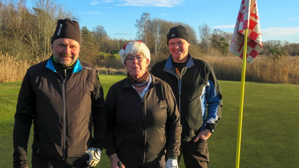 Tre glada vintergolfare i Skinksvingen. Peter Lindmark, Eva Andersson och Peter Andersson.
