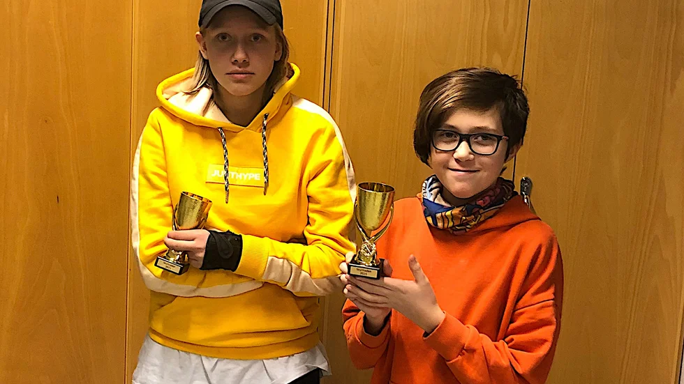 Leo Asplund och Melissa Södergran från Södra Trögds Skyttegille.