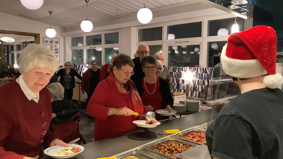 Det mesta av julens läckerheter mötte SPF-seniorerna i folkhögskolans matsal.