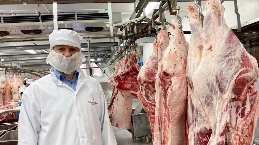 – Vi har märkt av en ökning av vår försäljning, säger Dirk van der Krogt, vd på Andersson & Tillman, Upplands största charkfabrik.