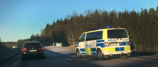 Personbil krockade med lastbilsdäck