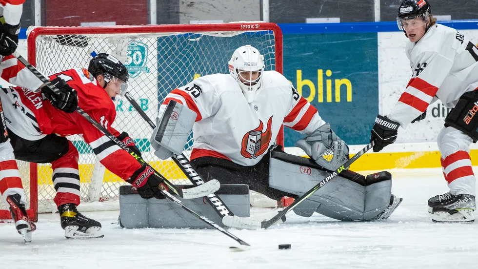 Daniel Fahlström fick en svettig kväll i Visby. Några oturliga puckar trillade in bakom honom.