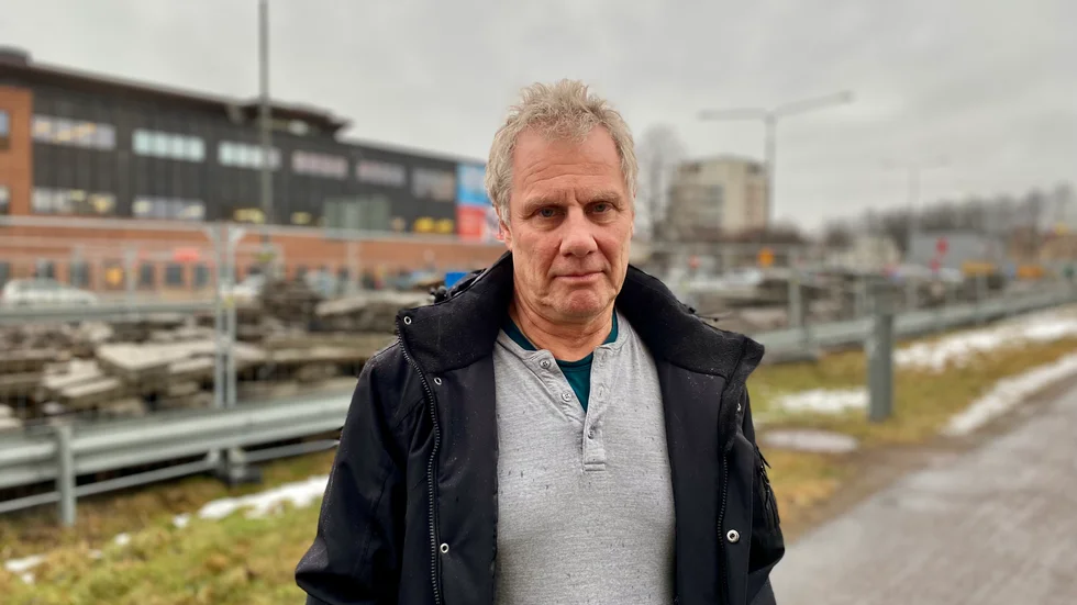 Göran Holm har skrivit boken "Civilisationen krackelerar" som alla Norrköpingsbor borde läsa vid sidan av broschyren från kommunen.