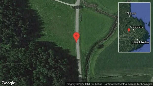 Två personbilar i trafikolycka på väg 558