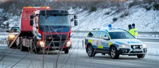 Personbil i olycka på E4 nära Sjösa