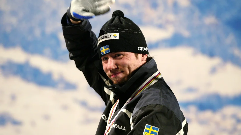 En ung Per Elofsson efter att 2003 ha tagit guld på skid-VM i Val di Fiemme, Italien. Arkivbild.
