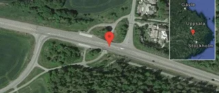 Fordon stillastående på väg 263 - helt stopp i ett körfält