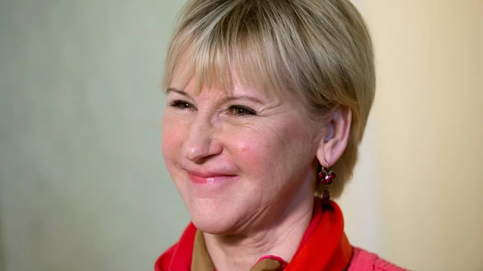 Seniort ingripande. Margot Wallströms tydliga avståndstagande mot Mehmet Kaplan ryckte plåstret och gjorde avgången oundviklig.