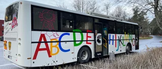 Glädjande att förskolebussarna i Linköping blir kvar