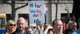 Politikerna måste ta större ansvar för debatten