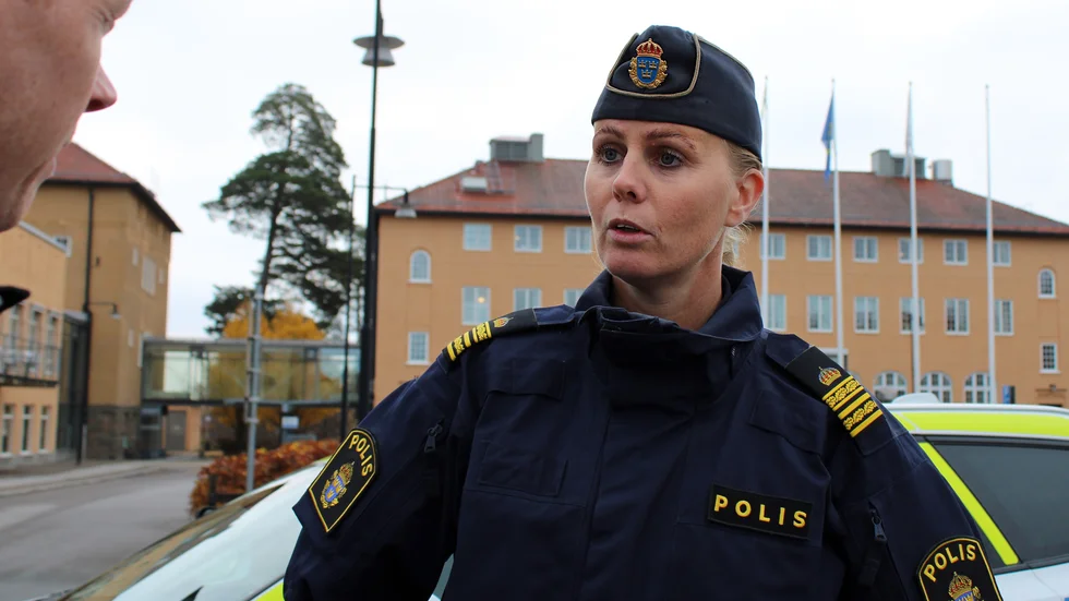 "Det pågår en jakt på den misstänkte mannen", säger lokalpolisområdeschefen Ann-Christine Rehnström. 
