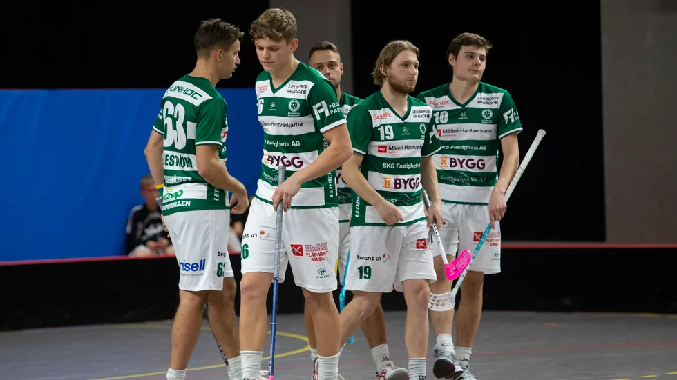 Adam Zetterströms gjorde tre mål när Ledberg derbyvann mot Solfjäderstaden på bortaplan.