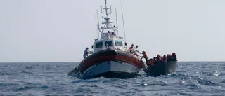 Hundratals räddade i Medelhavet