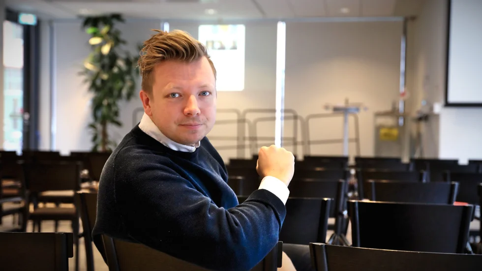 Emanuel Karlsten är uppvuxen på Gotland men bor numera i Göteborg. I fjol tilldelades han Stora Journalistpriset i kategorin årets förnyare.