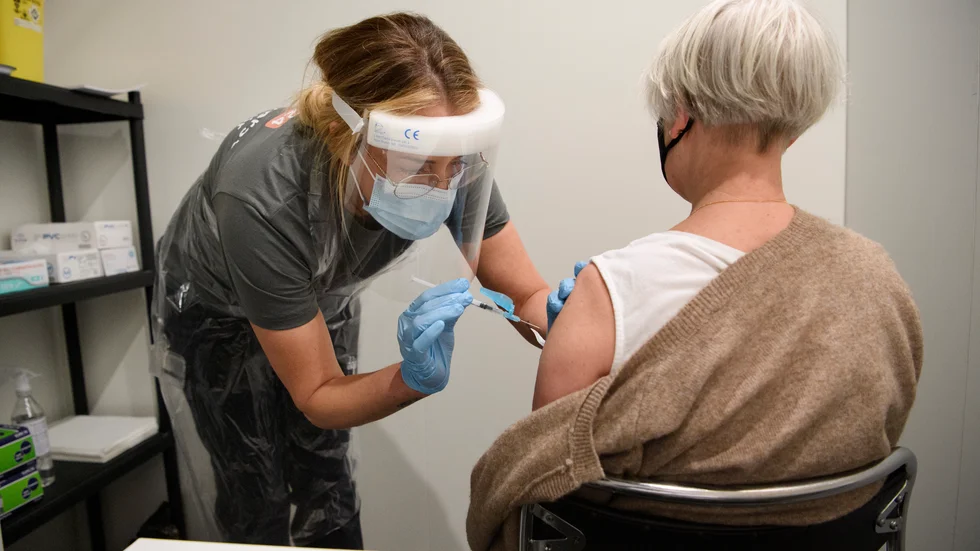 "Ett nationellt vaccinationsprogram för äldre gör att hela landet får en fungerande infrastruktur för kallelser, genomförande av vaccination och uppföljning – på samma sätt som för barnvaccinationsprogrammet. "




