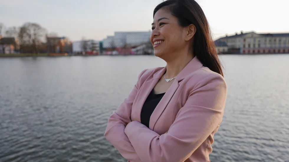 Keng Su Nilsson har tagit fram en utbildningsprodukt som föräldrar ska kunna köpa till sina barn. För varje produkt som säljs i Sverige går en produkt gratis till ett behövande barn i ett utvecklingsland. 