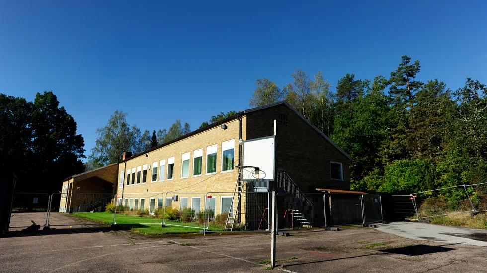 Tjust Fastigheters styrelse har fattat beslut om att riva 50-talsskolan. 