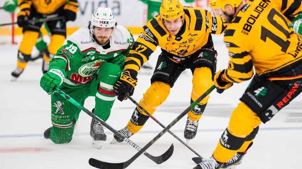 Pär Lindholm vs Dennis Everberg. En tungviktsmatch i matchen.