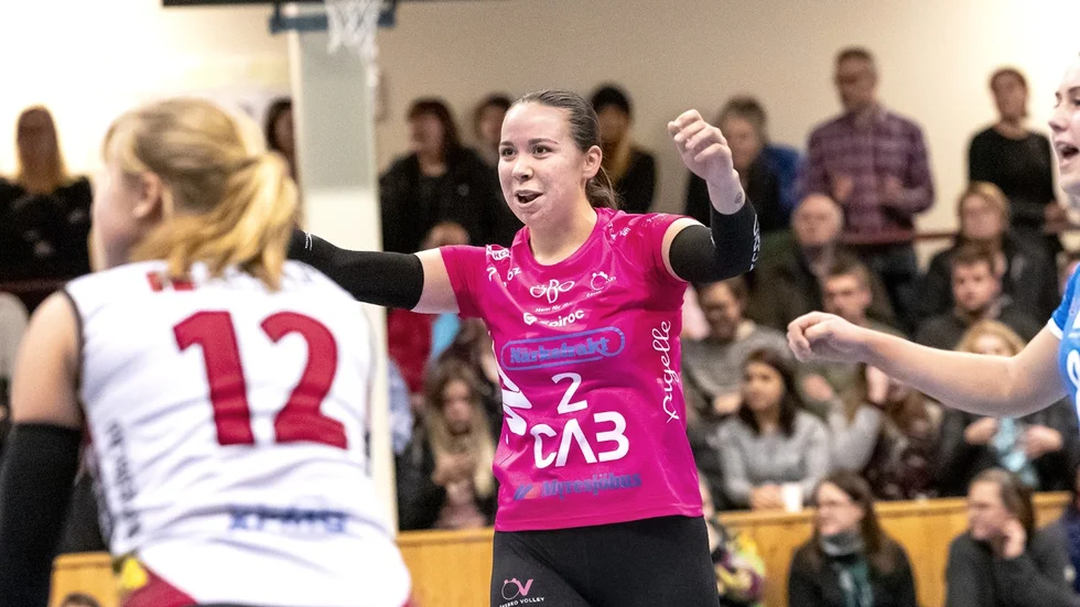 Sofia Andersson och hennes Örebro volley har kopplat greppet om semifinalen mot Hylte/Halmstad. Arkivbild.