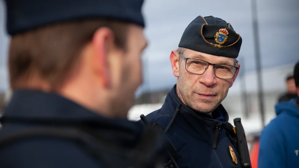 "Vi anar att ungdomar får hjälp av oseriösa personer som tar betalt för att ordna de här manipulationerna", säger Joakim Stenman vid trafikpolisen i Linköping.