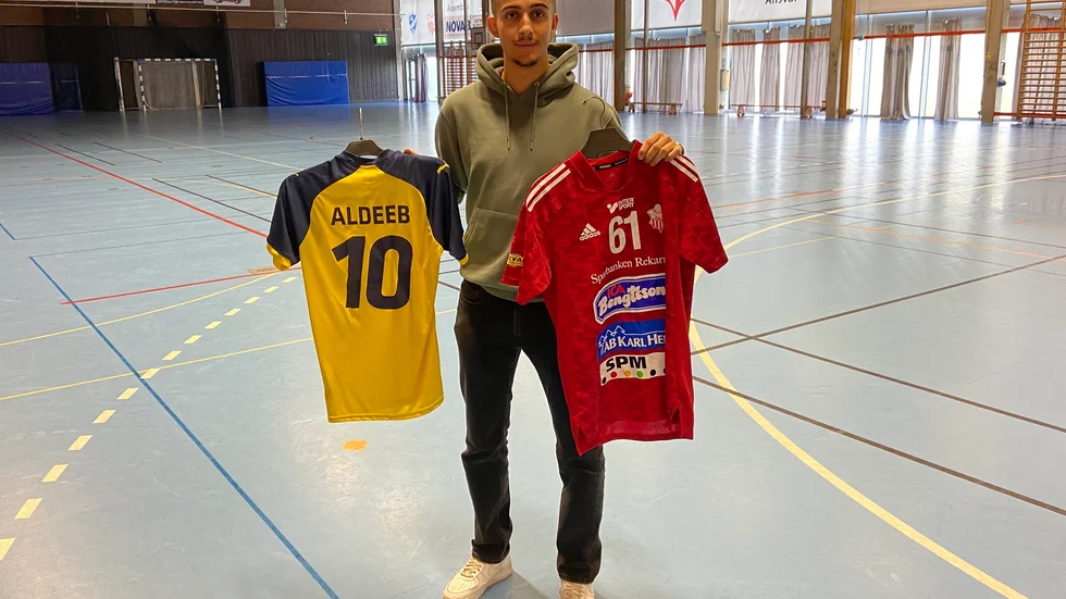 Detta veckoslut byter talangen Ahmad "Adde" Aldeeb tillfälligt ut SIBK:s röda tröja mot Sveriges blågula.