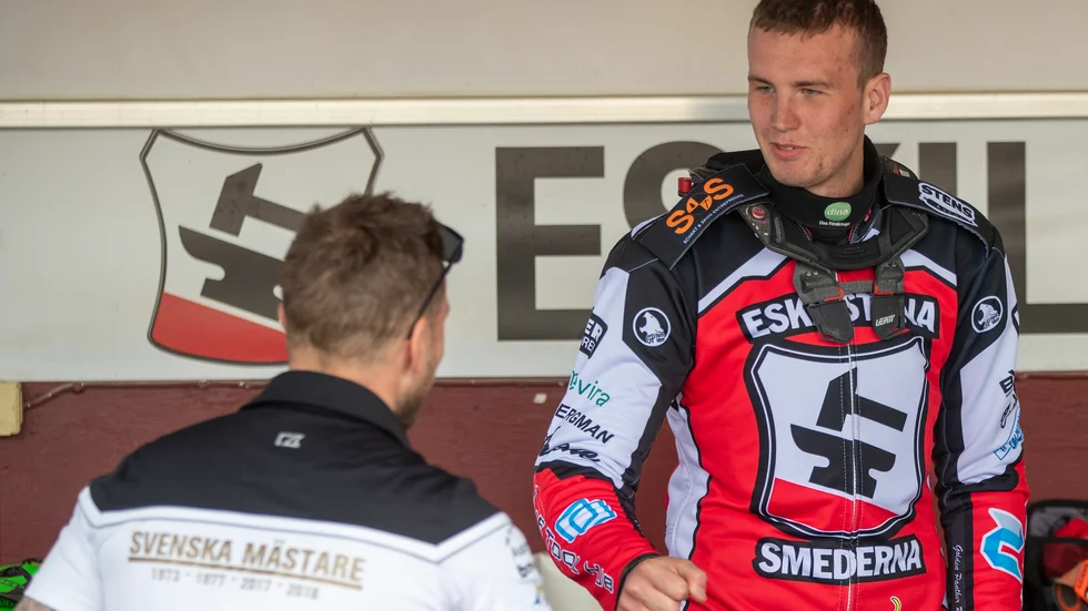 Joel Kling som körde för Smederna den gångna säsongen har bestämt sig för att sluta med speedway.
