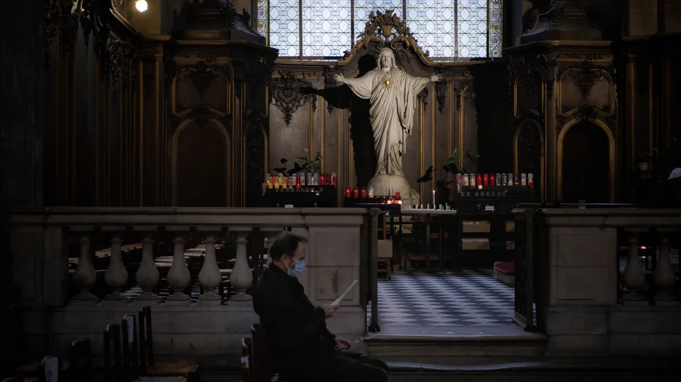 En rapport om övergrepp inom katolska kyrkan i Frankrike släpps i veckan. Arkivbild från kyrkan Saint-Sulpice i Paris.