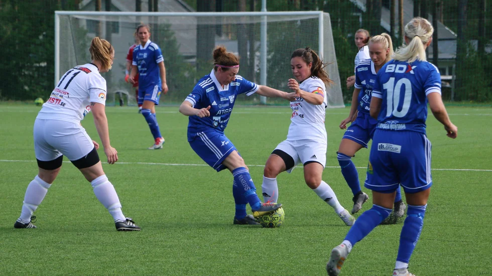Storfors AIK öppnar division 1-spelet hemma mot Heffnersklubbans BK. (Arkivbild)