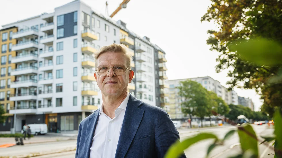 "Här vid Kungsgatan kommer det även att bli en idrottshall och en stor skola med plats för 800 elever", berättar Claes Larsson, stadsarkitekt i Uppsala. 
