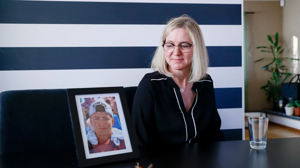 Linda Vesterberg vill hjälpa unga killar som mår dåligt. Hon säger att det är ett uppdrag hon fått av Elias.