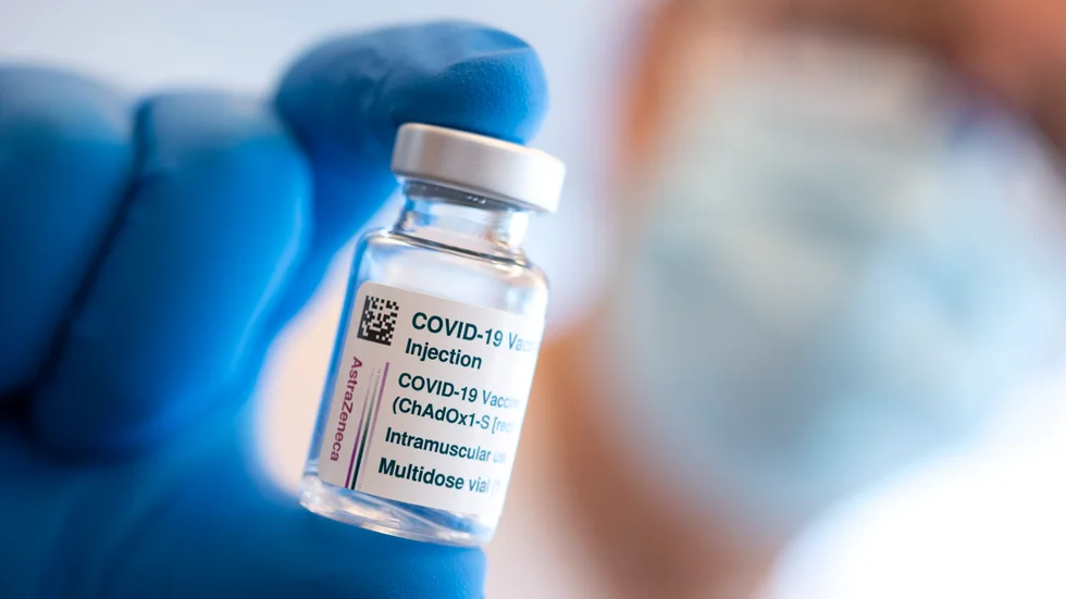 En vaccinampull från Astra Zeneca.