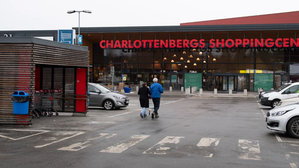 Tomt på norrmän i värmländska Charlottenberg när gränsen stängts. Arkivbild.