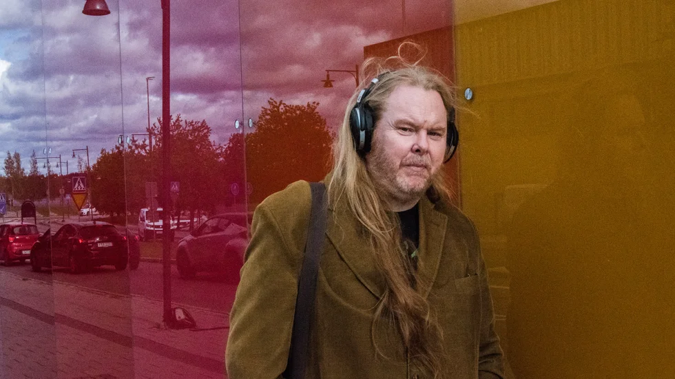 Mattias Alkberg är aktuell en nya diktsamlingen "Tidiga Exploited".