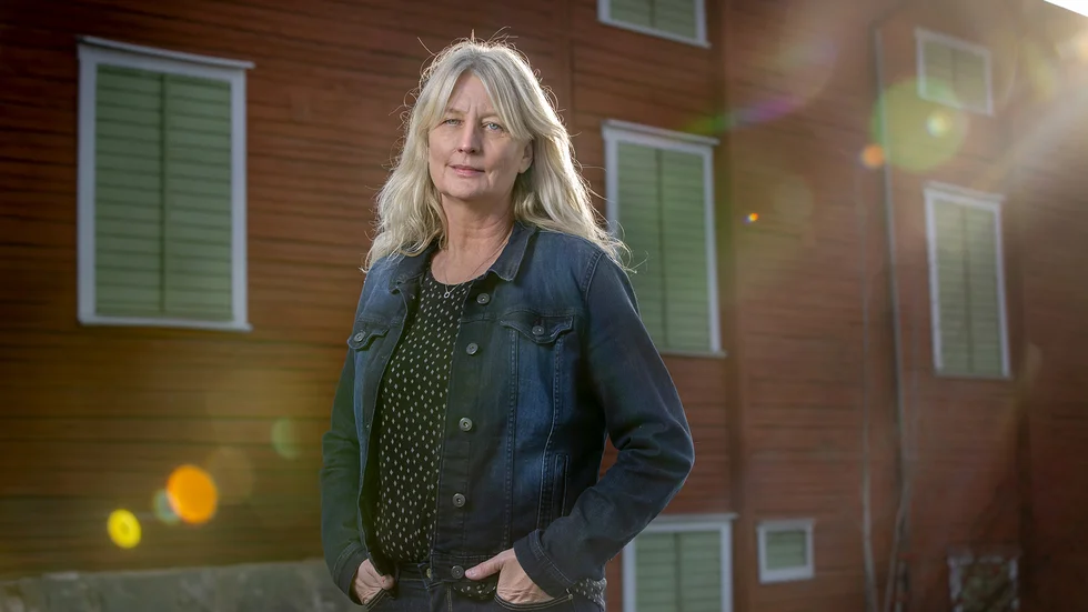 Piteåbon Karin Smirnoff gjorde braksuccé med sin romantrilogi om Jana Kippo ("Jag for ner till bror", "Vi for upp med mor", "Sen for jag hem"). I vår är hon aktuell med den nya romanen "Sockerormen".