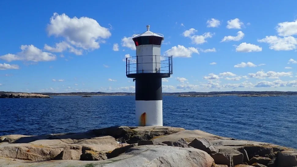Den här fyren, Djupskär utanför Otterön mellan Fjällbacka och Grebbestad, är en av det tjugotal som ska renoveras.