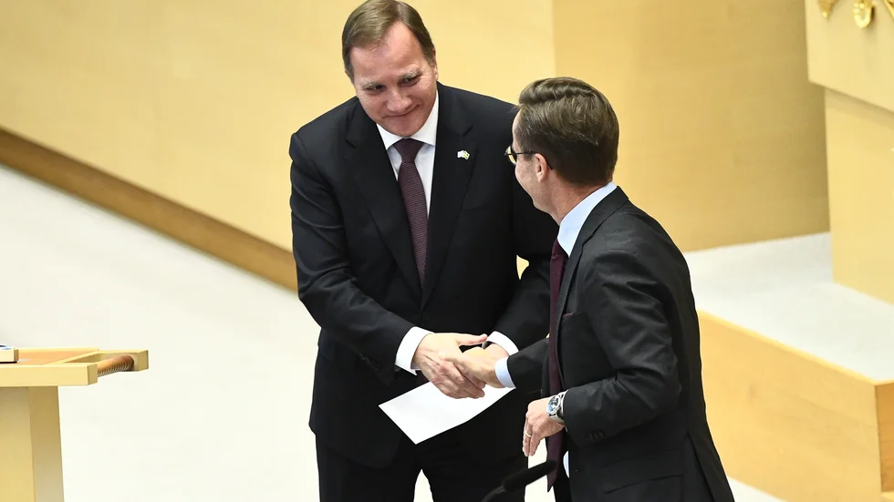 Socialdemokraternas partiledare tillika statsminister Stefan Löfven fick inte bara hårda repliker från Moderaternas partiledare Ulf Kristersson (M) utan även en avgångspresent i form av biljetter till honom och frun Ulla till Abbas konserter i London nästa år.