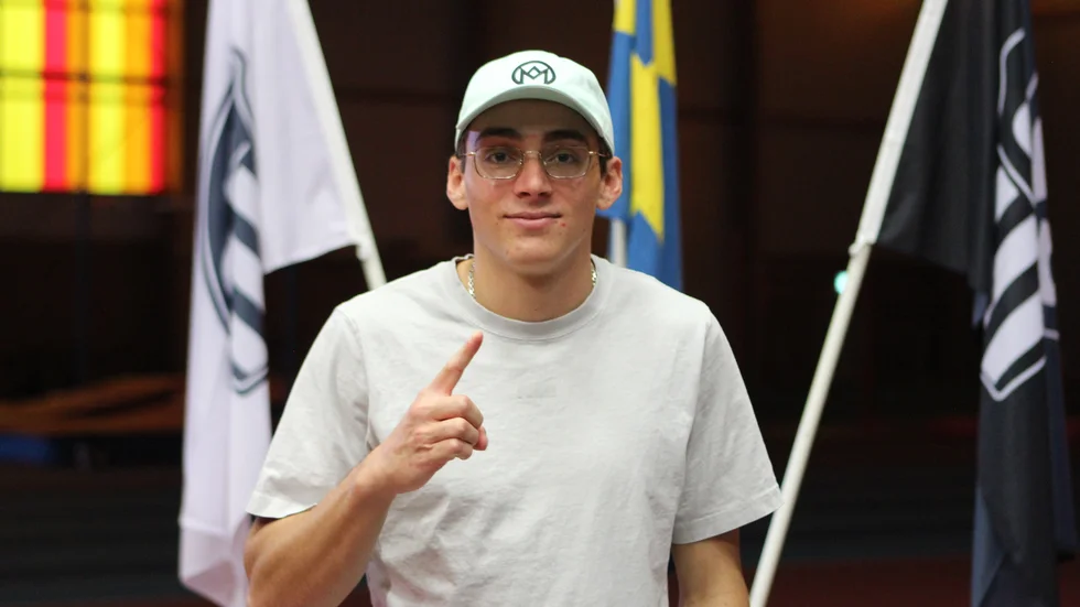 Armand Duplantis hyllades i friidrottshallen i IFU Arena framför 200 medlemmar i Upsala IF. 
